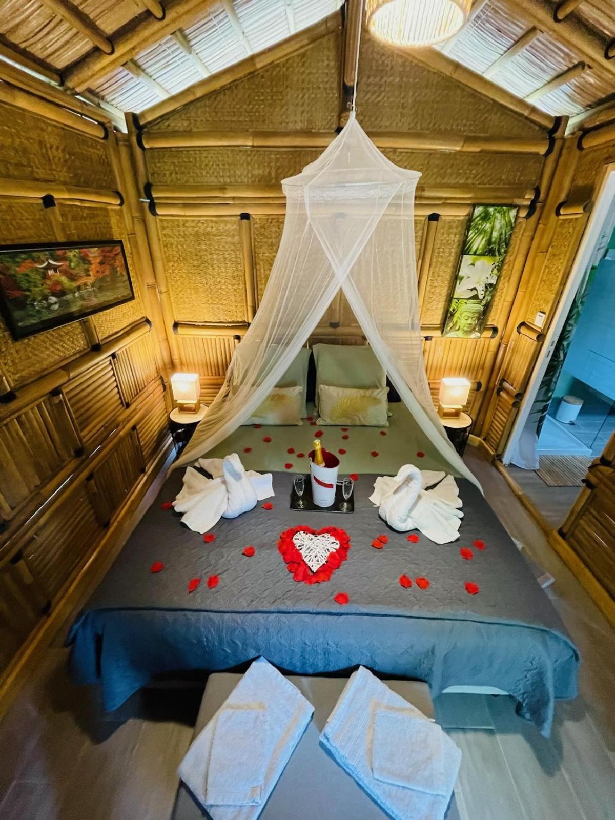 Suite Bambou Bien-Etre A Bali - Le Soleil Des Cevennes 생장뒤가르 외부 사진